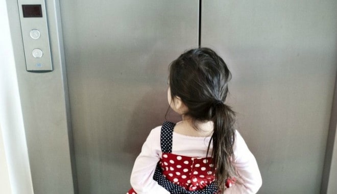 http://phucthinhelevator.com/wp-content/uploads/2019/09/660x380_tu-luc-nao-thang-may-da-tro-thanh-noi-am-anh-cua-phu-nu-va-tre-em-khi-20190403151216.jpg